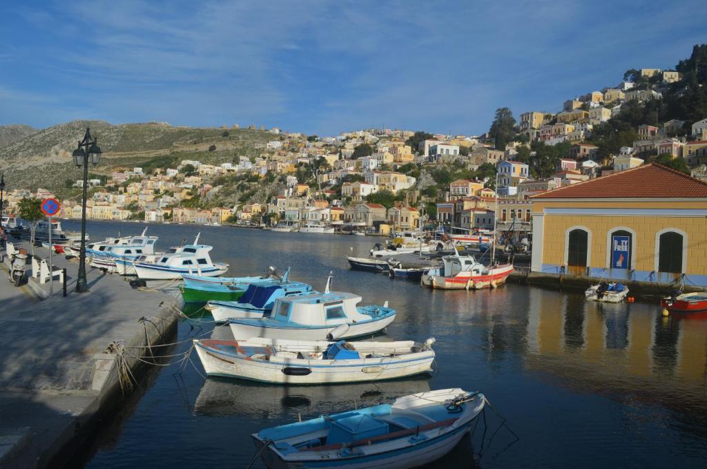 Aparthotel Thea Symi Exterior foto
